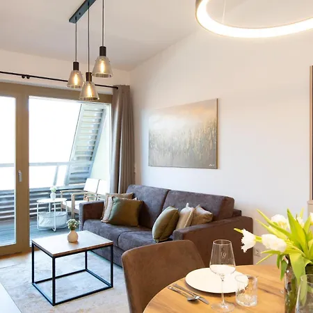 Frant Living - Naehe Zentrum Mit Balkon & Parkplatz Apartament *
