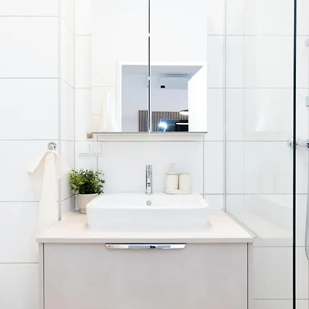 公寓 Frant Living - Naehe Zentrum Mit Balkon & Parkplatz *