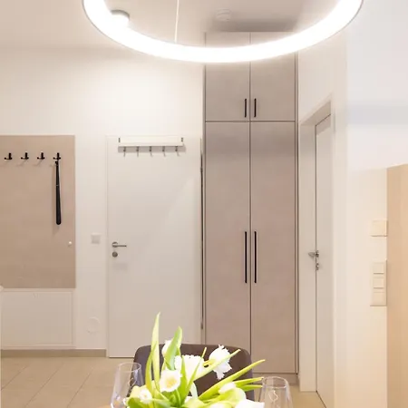 Frant Living - Naehe Zentrum Mit Balkon & Parkplatz Apartament Graz