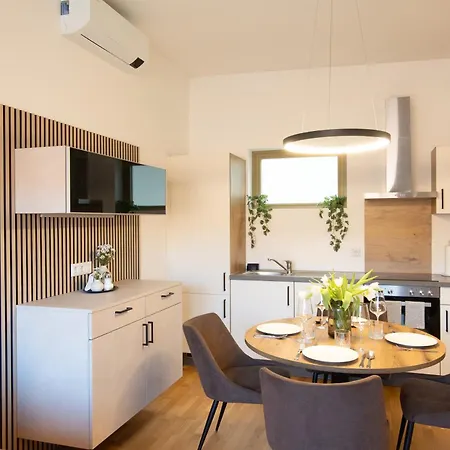 Frant Living - Naehe Zentrum Mit Balkon & Parkplatz 公寓 *