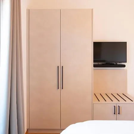 Frant Living - Naehe Zentrum Mit Balkon & Parkplatz * Graz
