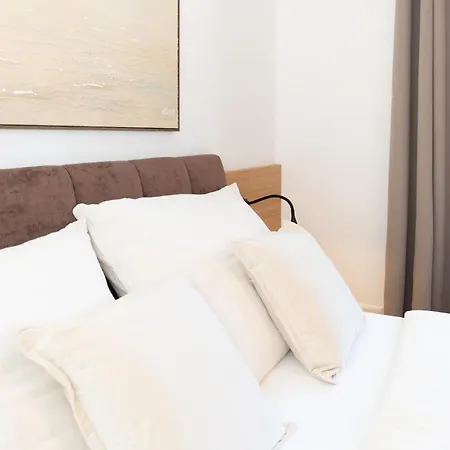 公寓 Frant Living - Naehe Zentrum Mit Balkon & Parkplatz