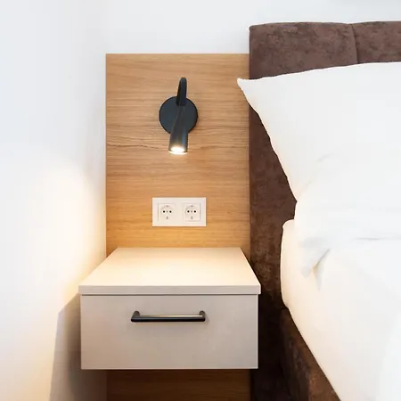 Frant Living - Naehe Zentrum Mit Balkon & Parkplatz * Graz