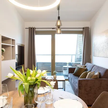 Frant Living - Naehe Zentrum Mit Balkon & Parkplatz * Graz