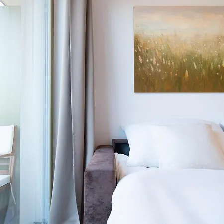 Frant Living - Naehe Zentrum Mit Balkon & Parkplatz Apartament