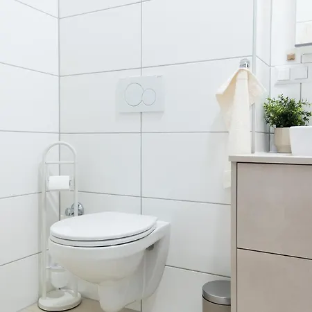 Apartament Frant Living - Naehe Zentrum Mit Balkon & Parkplatz *
