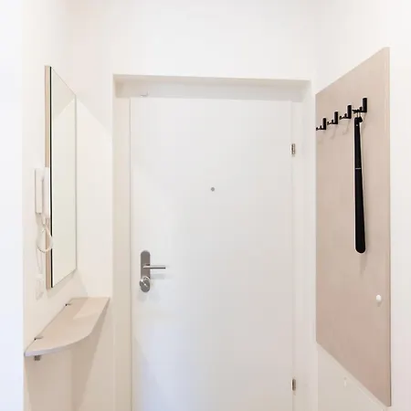 Frant Living - Naehe Zentrum Mit Balkon & Parkplatz Apartament *